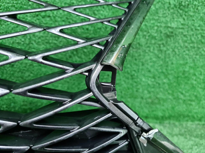 Решетка радиатора Lexus RC (2018-н.в.) F-sport