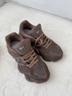 Кроссовки из натуральной замши