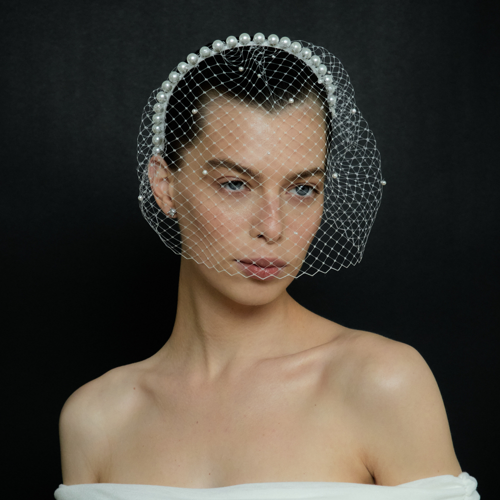 Вуаль белая с жемчужным декором