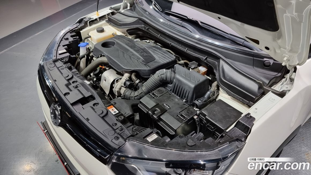 KG Mobility (Ssangyong) Very New Tivoli Бензин 1.5 2WD (12.2019)
