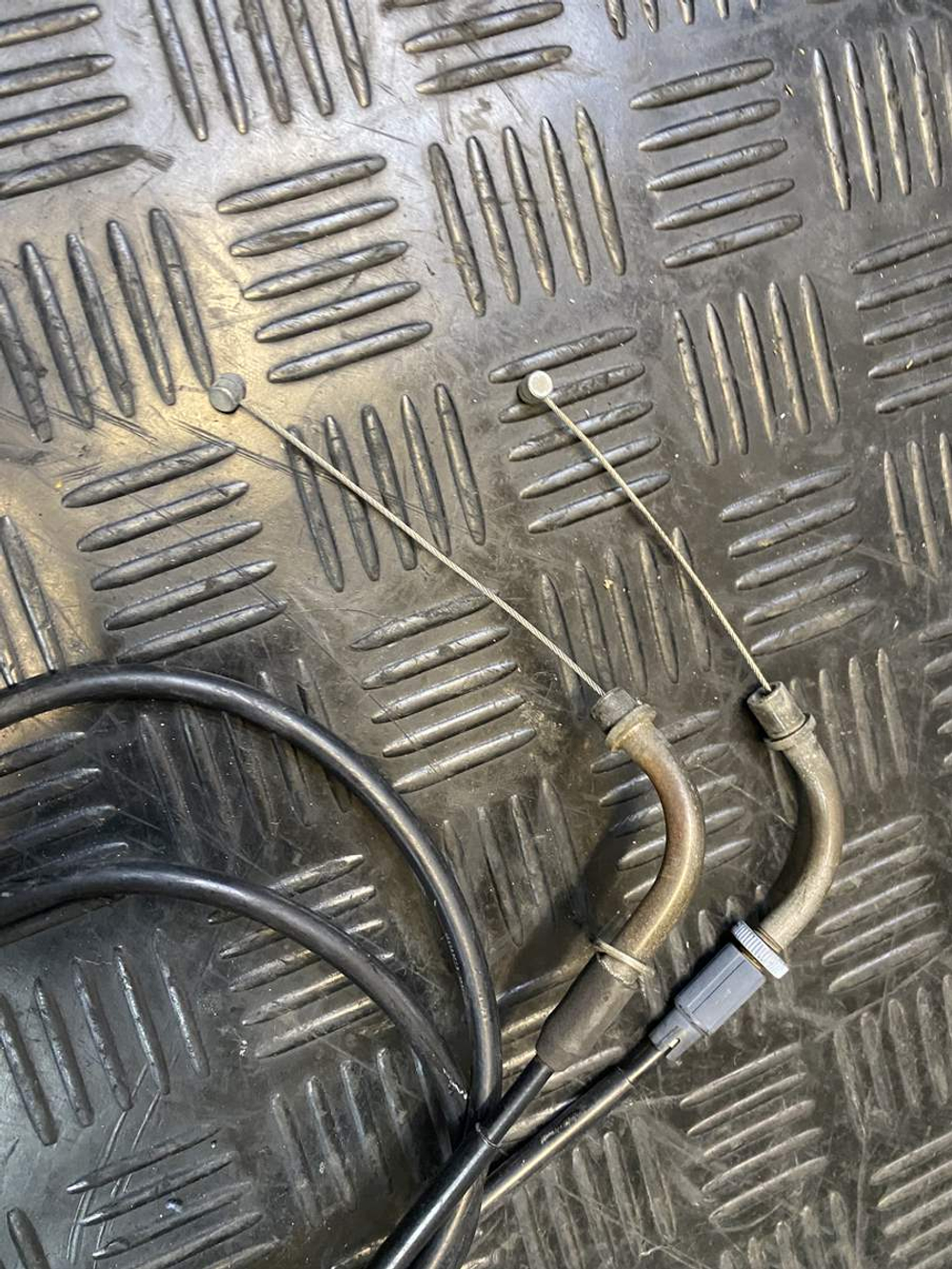 Тросики газа Suzuki GSR400 (GK7DA)