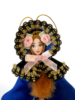 Кукла-подвеска Девушка пушкинской эпохи с муфтой