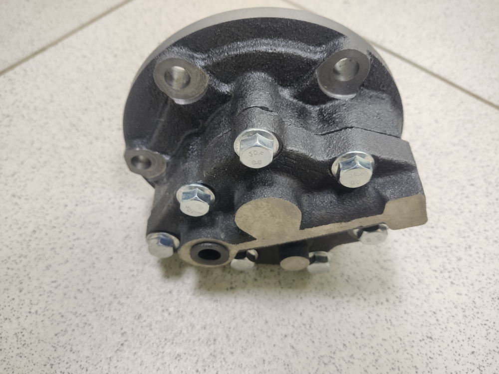 Насос масляный КПП ЯМЗ 239 336.1704010