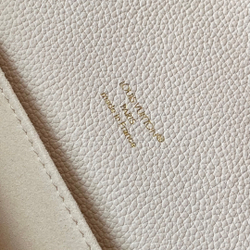 Louis Vuitton Pochette Metis East West