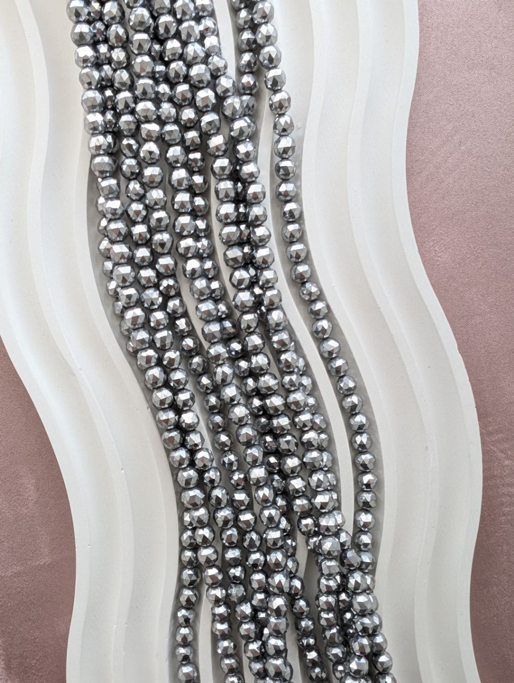 Гематит шар в огранке 6мм, темное серебро