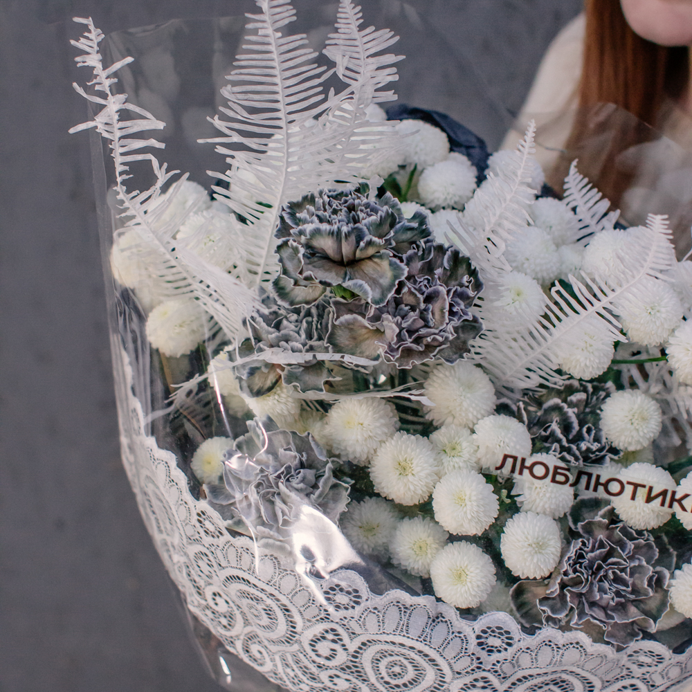 115. Кружевной черно-белый букет