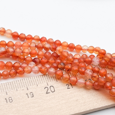 Сердолик граненый бусины, диаметр 3,9-4,1 мм, цена за нить 38 см