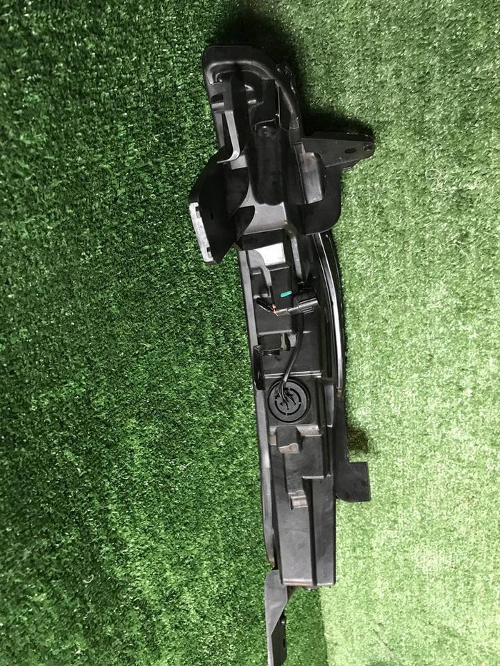 Битый Указатель поворота левый Omoda C5 (22-нв)