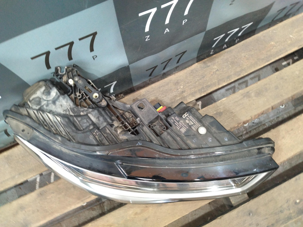 Фара правая Audi A6 C7 Matrix б/у оригинал целая 4G0941036