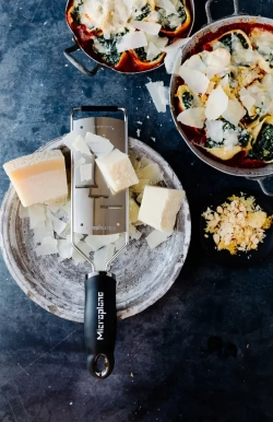 Microplane Большая бритва Gourmet для сыра пармезан