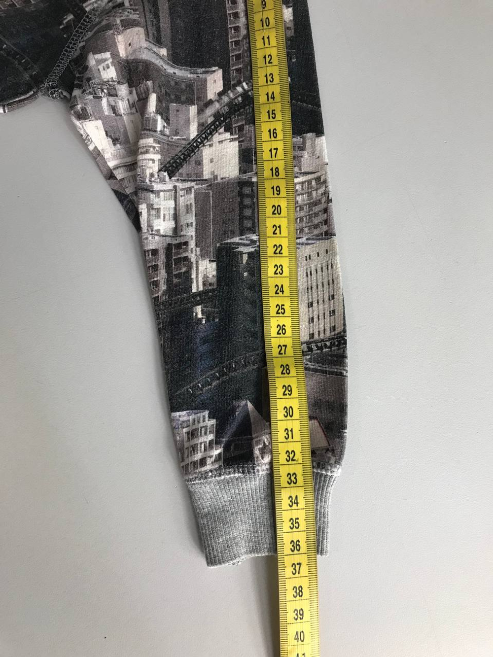 Свитшот Molo стильный, визуально на 2 года