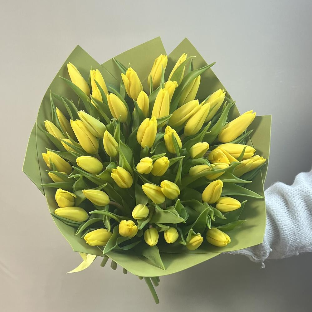Букет из 49 желтого тюльпана в упаковке