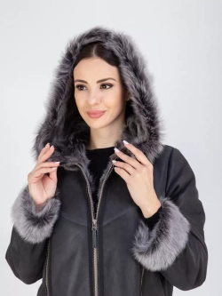 Дубленка зимняя с капюшоном натуральная