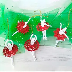 Подвеска «Балерина в красном» ручной работы
