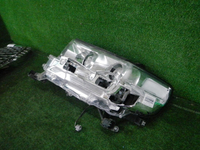 Битая Фара левая Toyota Land Cruiser 200 (2015-2021) LED