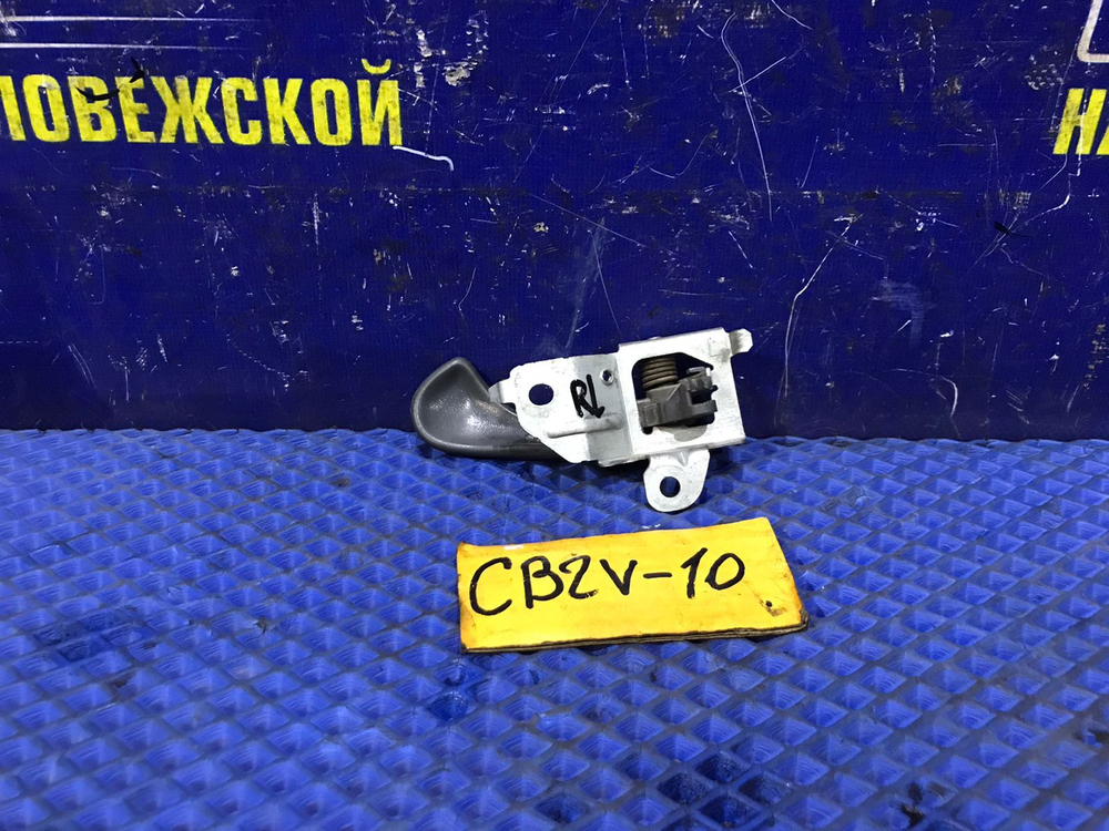 Ручка двери задней левой салонная MITSUBISHI LIBERO 1999