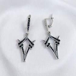 "Тиз" серьги в серебряном покрытии из коллекции "Crystal Fang" от Jenavi с английским замком