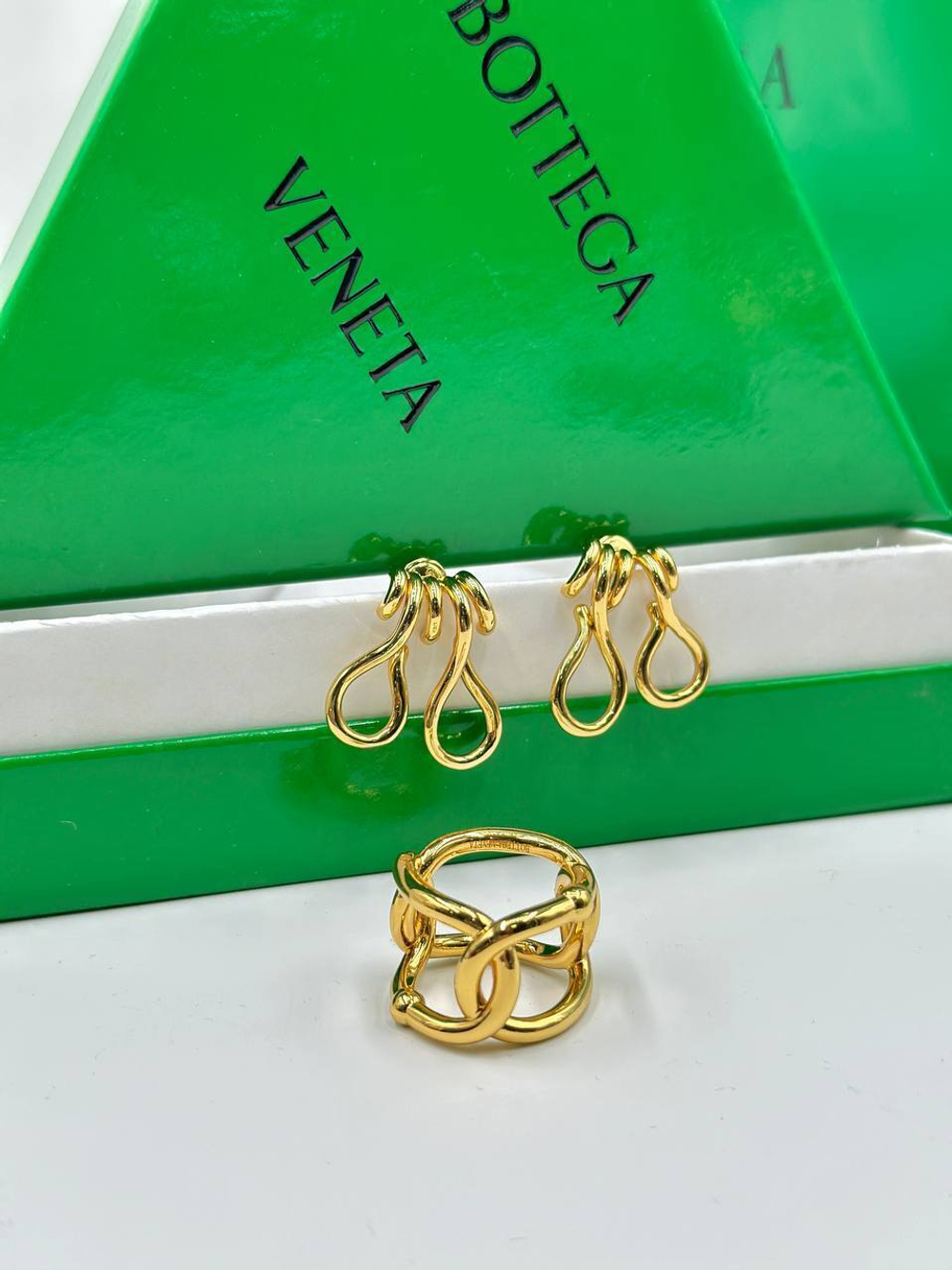 Серьги Bottega Veneta