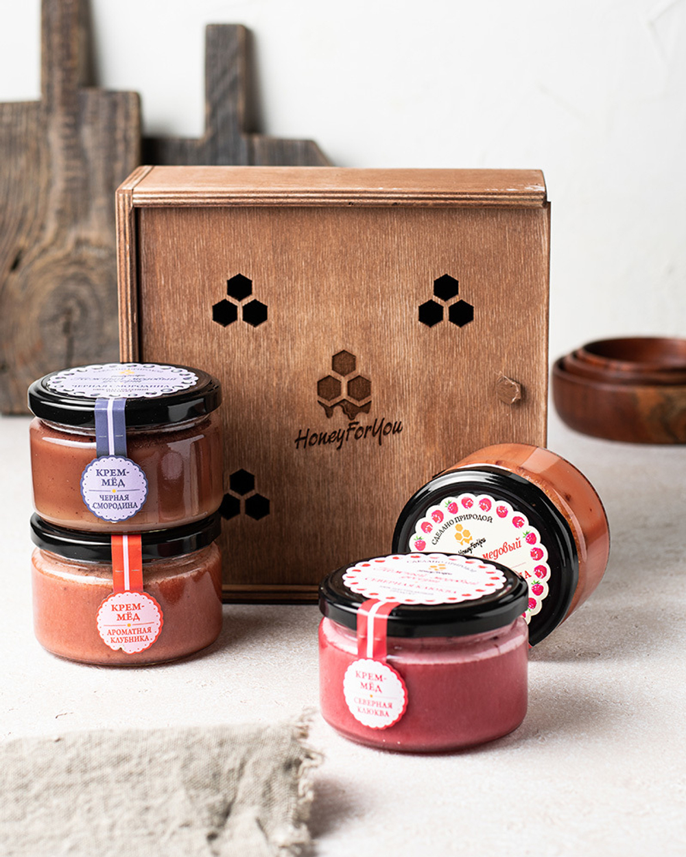 Медовый подарочный набор HoneyForYou "Ягодный квартет" в деревянном ящике
