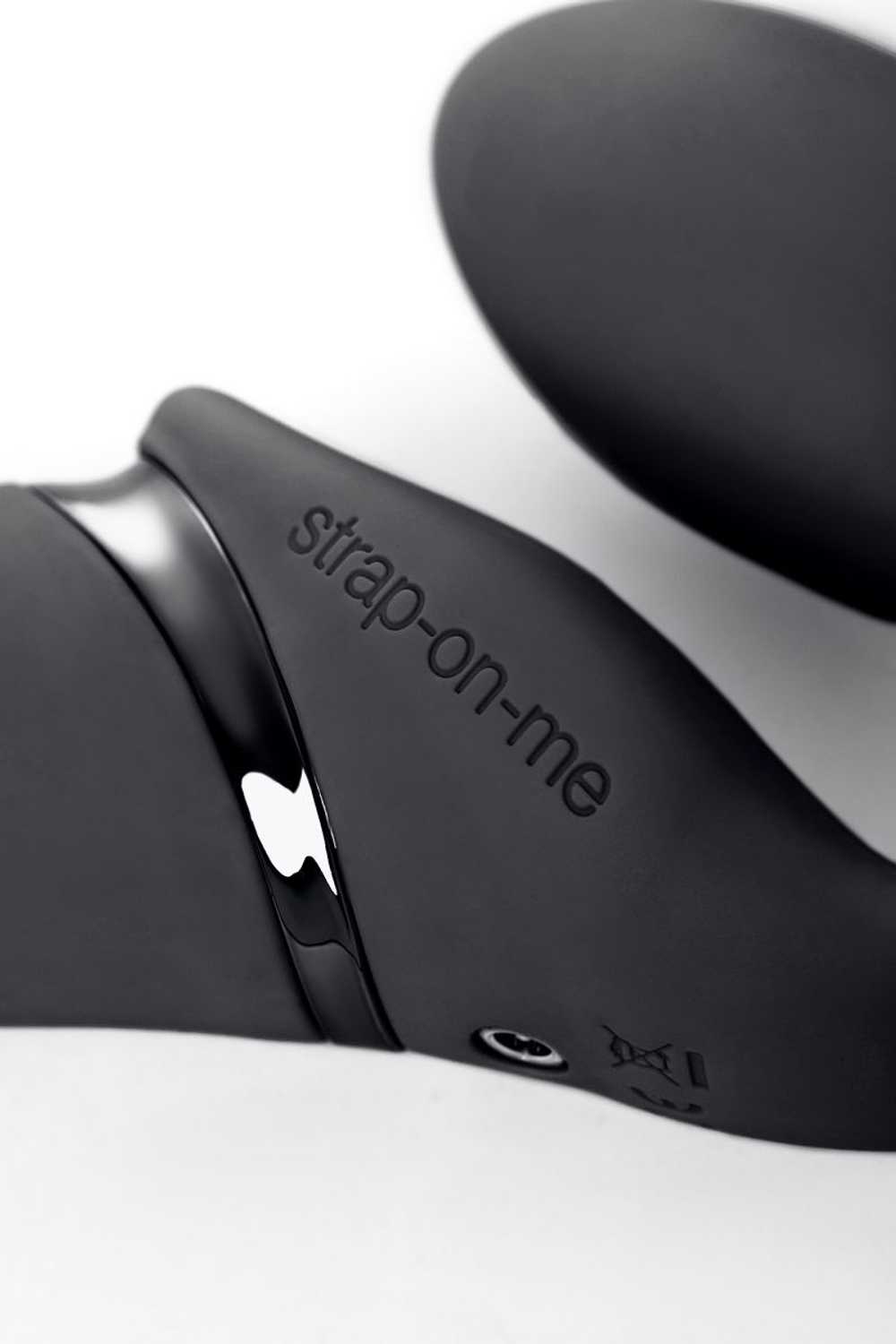 Черный безремневой вибрострапон Silicone Bendable Strap-On - size M (Цвет: черный)