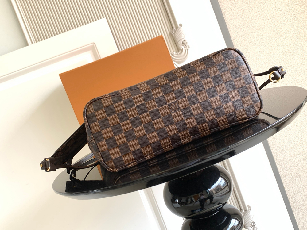 Louis Vuitton Neverfull PM