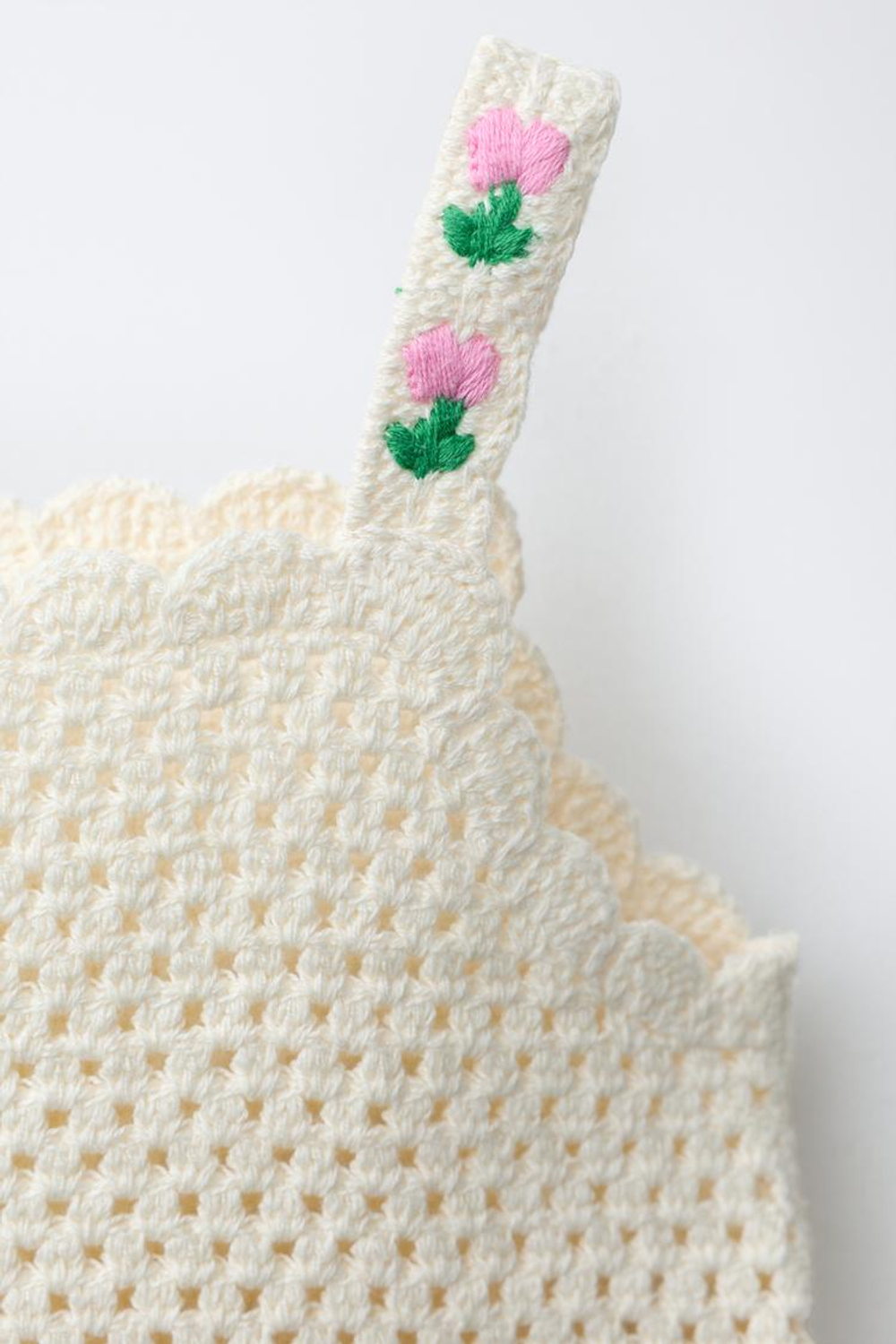 ZARA ТОП ИЗ КРУЖЕВА КРОШЕ С ЦВЕТОЧНЫМ УЗОРОМ, ЭКРЮ