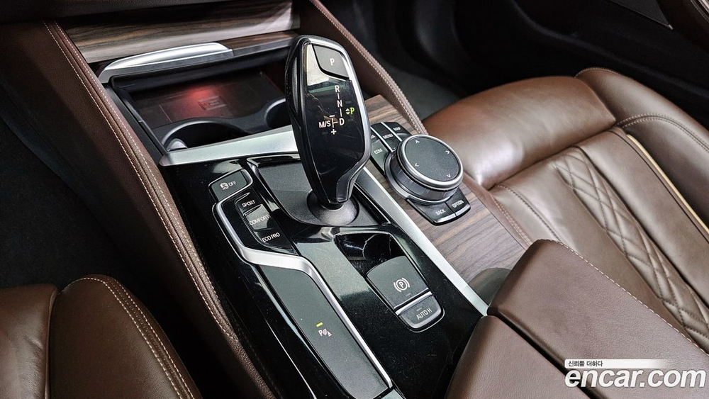 BMW 5 Series (G30) 520i Luxury (09.2020)