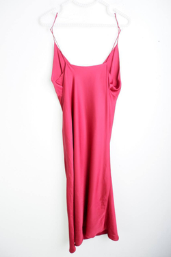 Платье в бельевом стиле, визуально на 44 размер