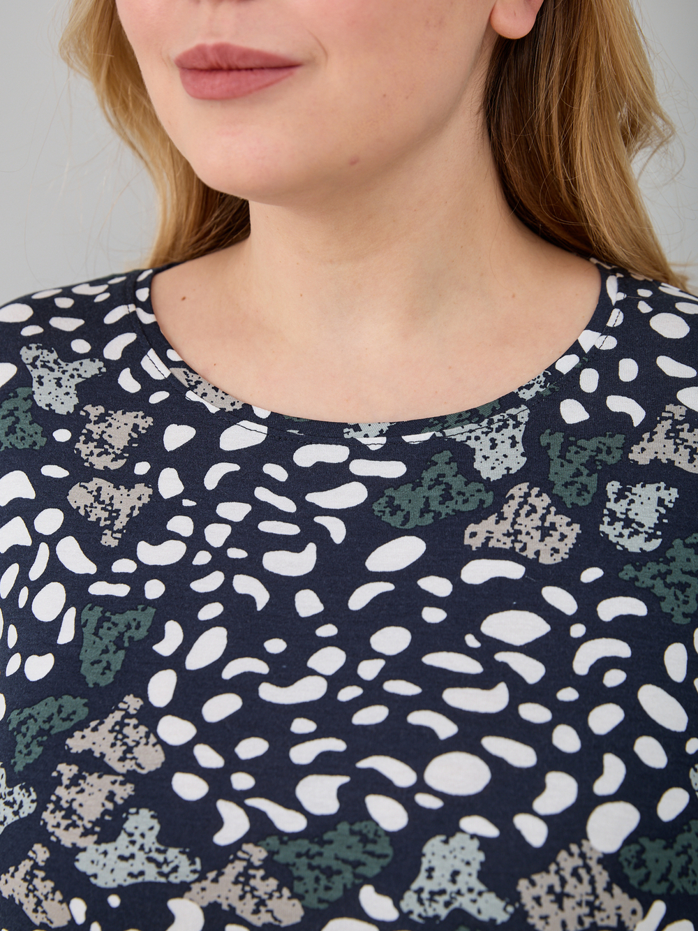 Лонгслив ЛНв-306/темносиний-пятна