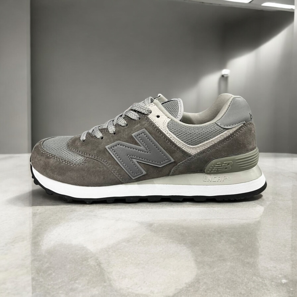 New Balance 574 • Light Brown