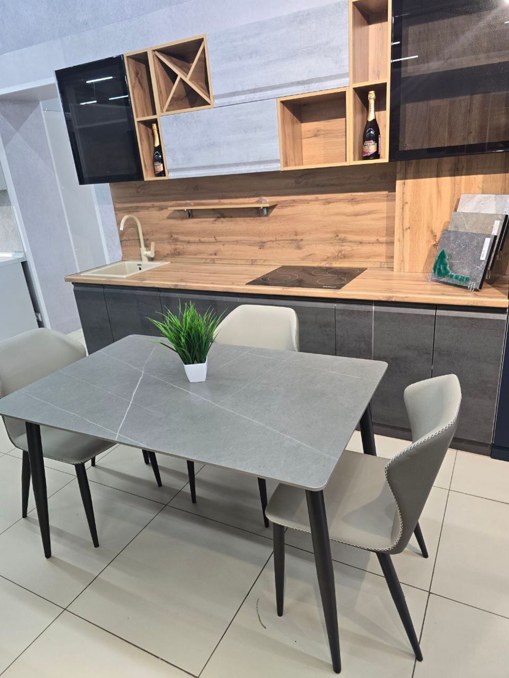 Стол обеденный из камня