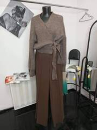 Костюм кардиган крупной вязки + брюки, цвет капучино. Размер - 50/52 русский.