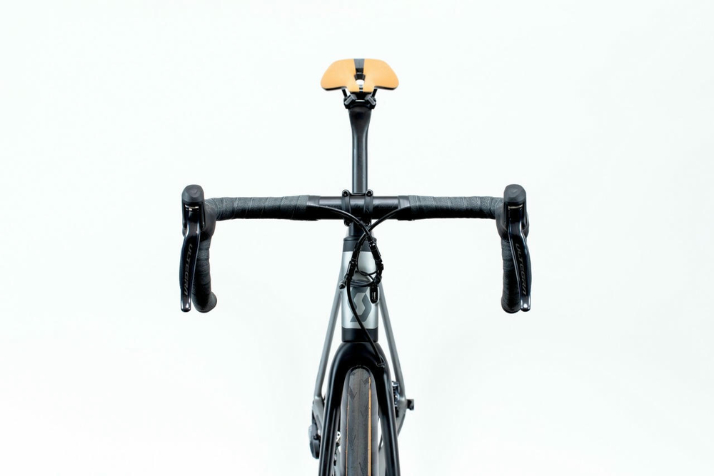 Шоссейный велосипед Scott Addict RC 15 disc (2019)