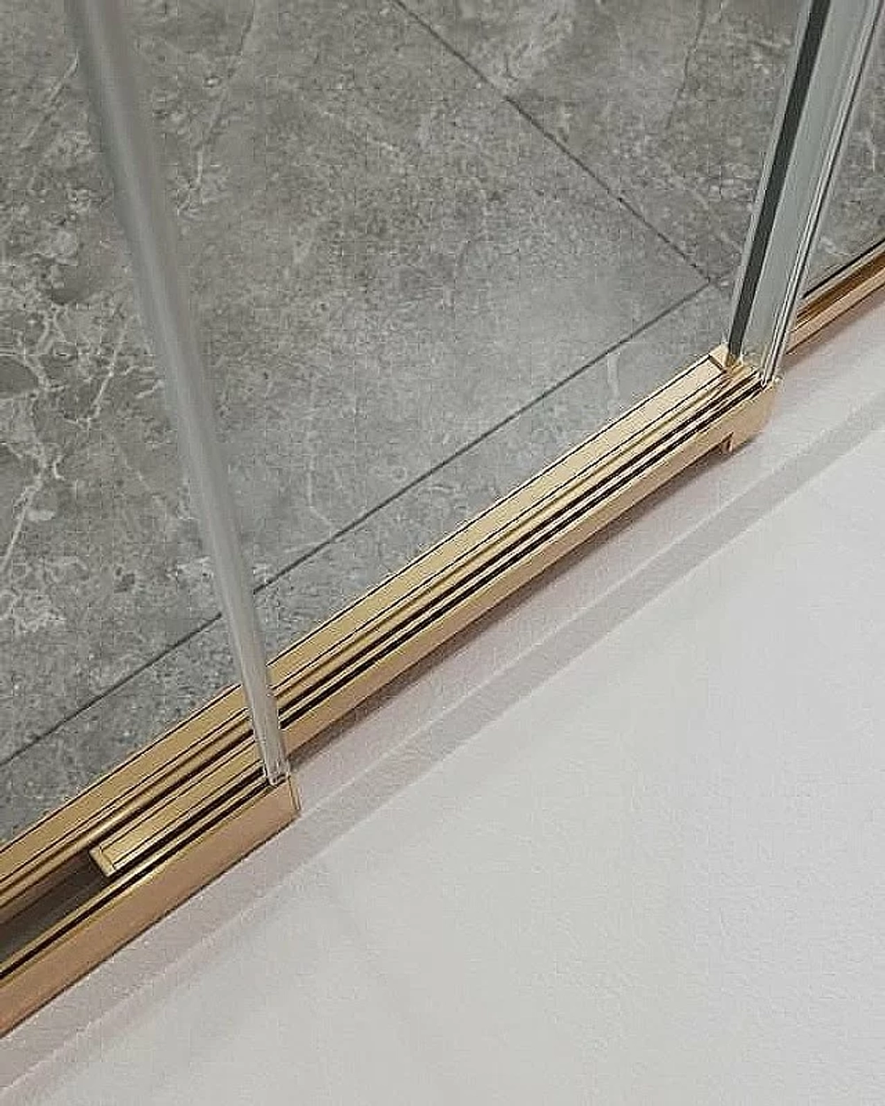 Душевой уголок Cezares Molveno 90x120 AHF-31-120/90-C-BORO-IV стекло прозрачное/профиль золото брашированное