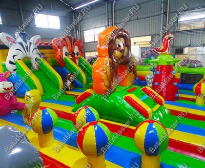 Коммерческий надувной батут "Зверята на радуге" 12*9*2.8 м.