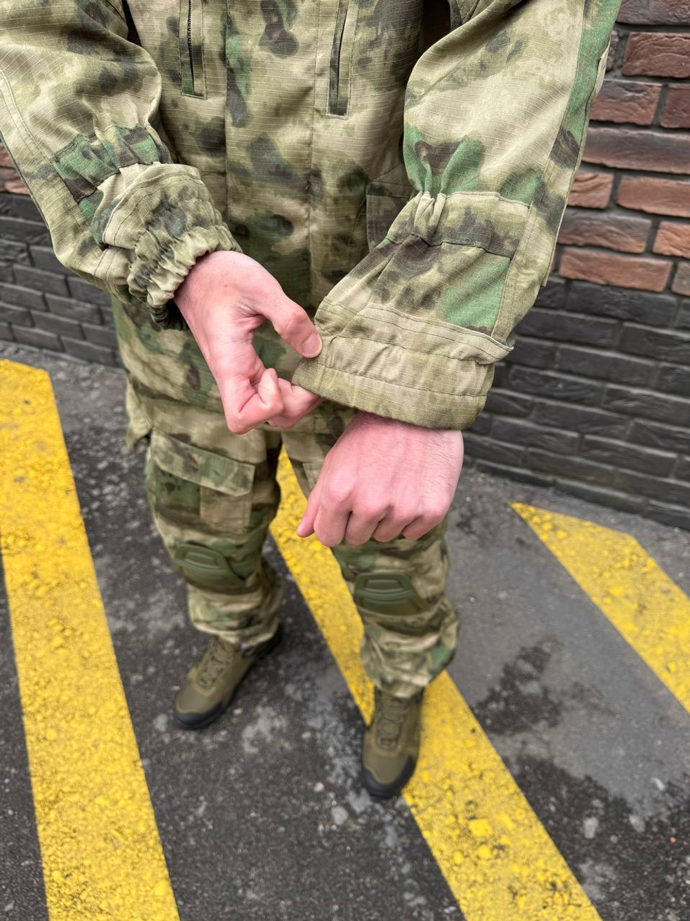 Тактический костюм горка с наколенниками и налокотниками мох лайт