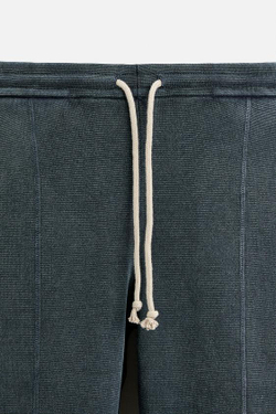 ZARA БРЮКИ-ДЖОГГЕРЫ ИЗ ТКАНИ С ЭФФЕКТОМ ПОТЕРТОСТИ, МОРСКОЙ СИНИЙ