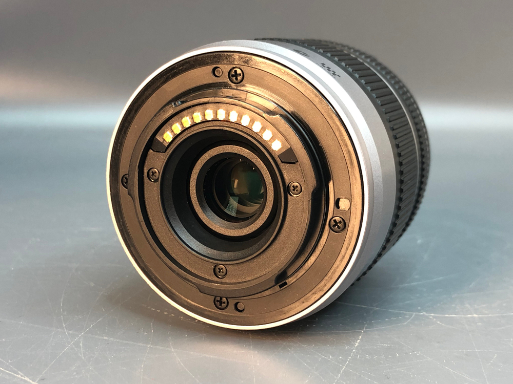 Panasonic DMC-G5 Kit 14-42mm, внизу след от штатива