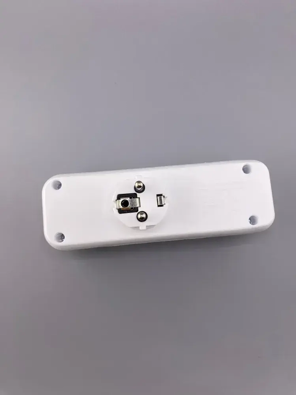 Тройник для розетки электрический с выключателем на 3 гнезда, Разветвитель в розетку 220 плоский с заземлением белый 16А