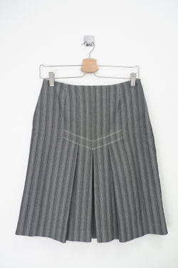 Костюм PERSONAGE серый в полоску 42 размер