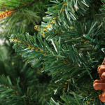 Елка светодиодная «Лесная метель» 180 см, ПВХ+леска (шишки и напыление), 671 ветка, 190 ламп LED, Теплый белый