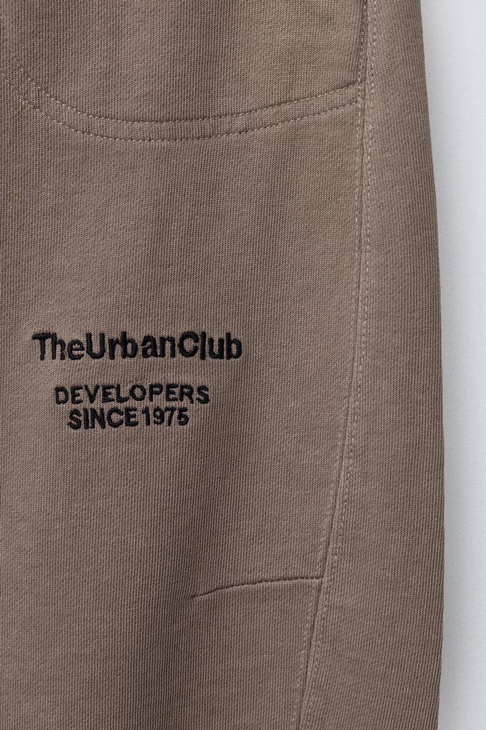 ZARA БРЮКИ BARREL ИЗ МЯГКОЙ ТКАНИ С НАДПИСЬЮ, СЕРО-КОРИЧНЕВЫЙ