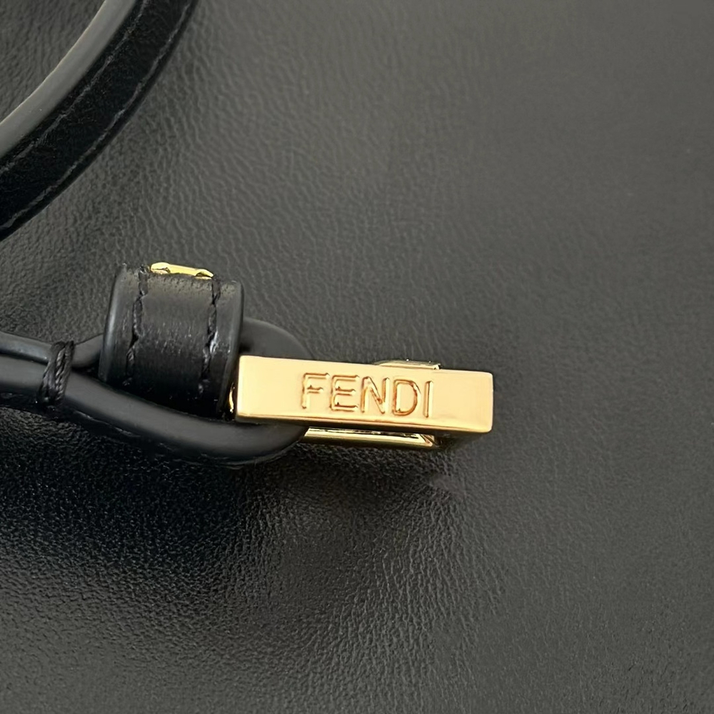 Fendi Wallet On Chain Baguette 21 cm