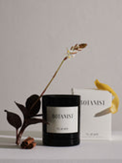 Аромасвеча Tell Me More Scented Candle, Botanist