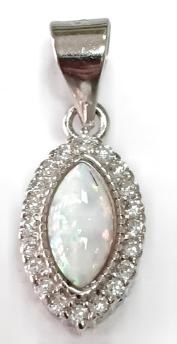 Ювелирная подвеска из серебра с опалом