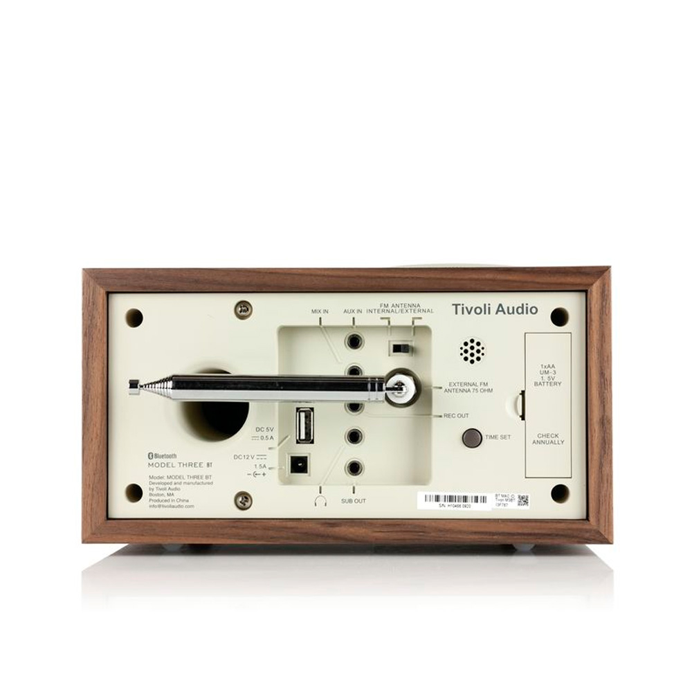 Tivoli Model Three BT Бежевый/Орех [Classic Walnut] — радиоприемник с часами