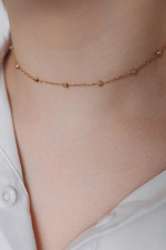 Колье-чокер "QUIET LUXURY" с алмазными шарами в золочении