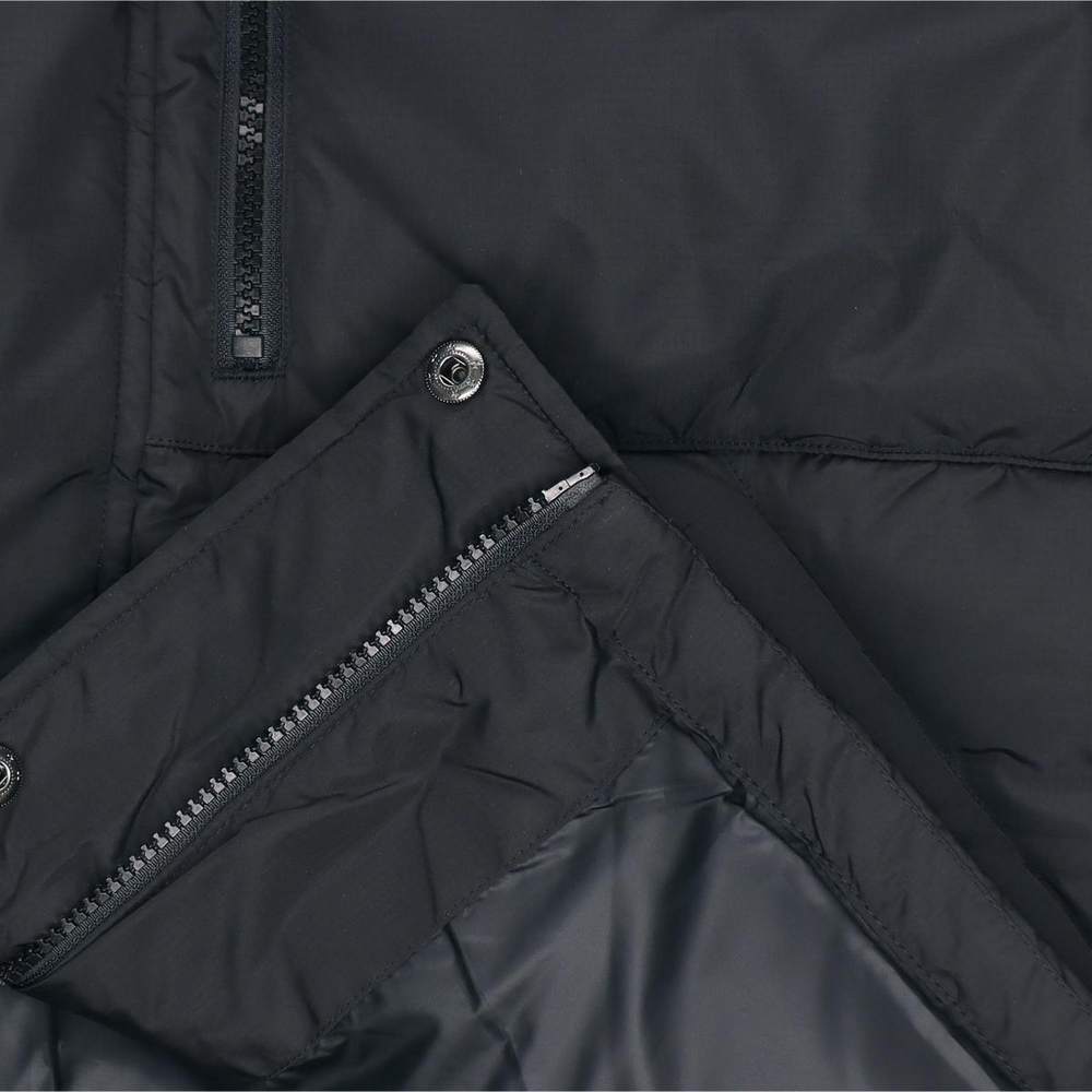 Куртки New Balance, AMJ13333-BK