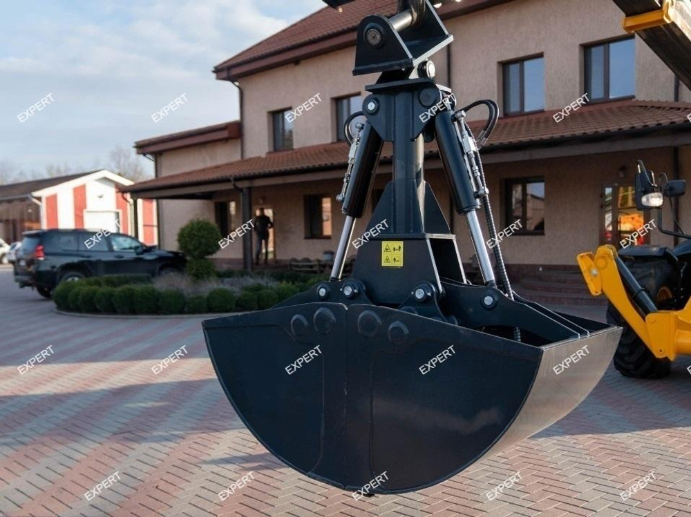 Ковш универсальный на Экскаватор-погрузчик John Deere