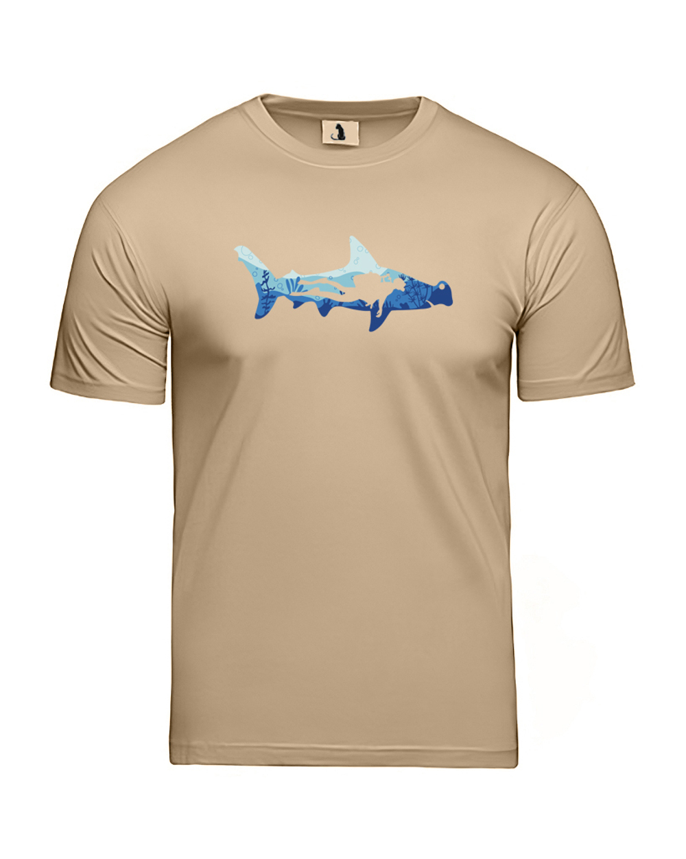 Футболка с акулой-молотом и водолазом мужская бежевая